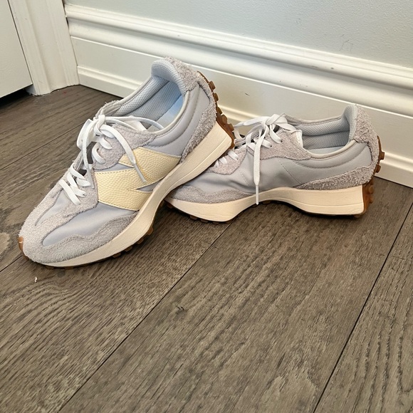 New Balance Shoes - New Balance Women's 327